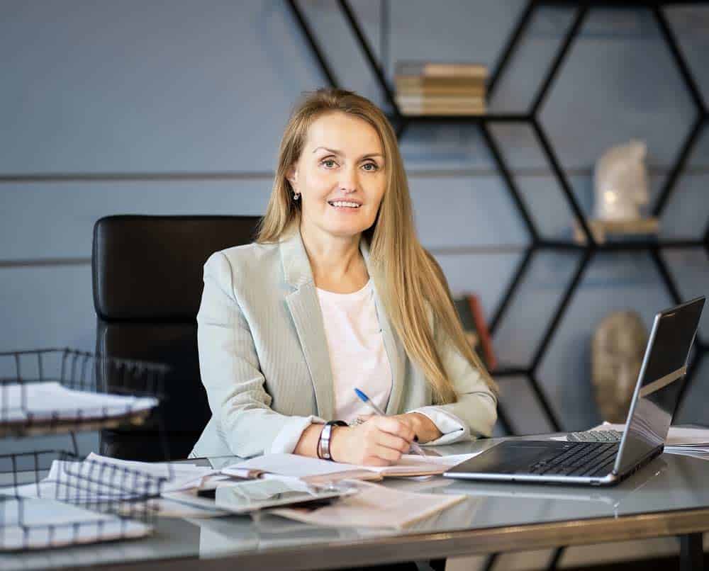 Business-Woman-smiling2 Business Woman smiling